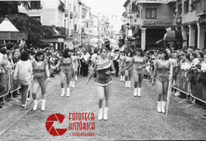 Desfile inaugural de las Ferias de 1990