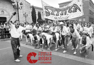 1990. Ferias de Guadalajara. Desfile de Peñas