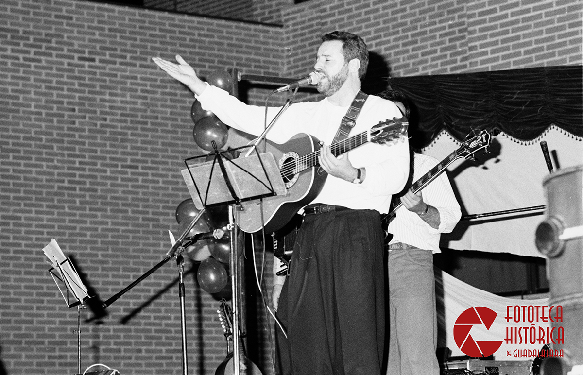 José Antonio Alonso presenta su disco De Fiesta en las Ferias de Guadalajara de 1990