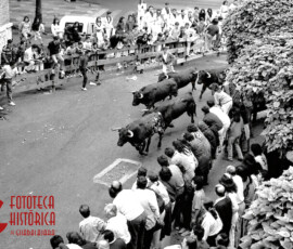 Encierro de toros de Guadalajara durante las Ferias de 1990