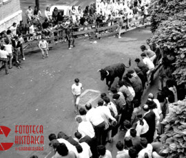 Corredores del encierro de Guadalajara en Santo Domingo en 1990