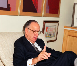 Camilo José Cela recibió en su residencia de El Clavín, en Guadalajara, la noticia de la concesión del Premio Nobel de Literatura el 19 de octubre de 1989. Camilo José Cela en Guadalajara en 1989, año en que recibió el Premio Nobel de Literatura
