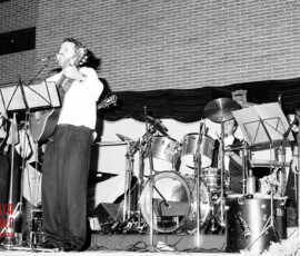 José Antonio Alonso presenta su disco De Fiesta en las Ferias de Guadalajara de 1990