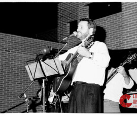 José Antonio Alonso presenta su disco De Fiesta en las Ferias de Guadalajara de 1990